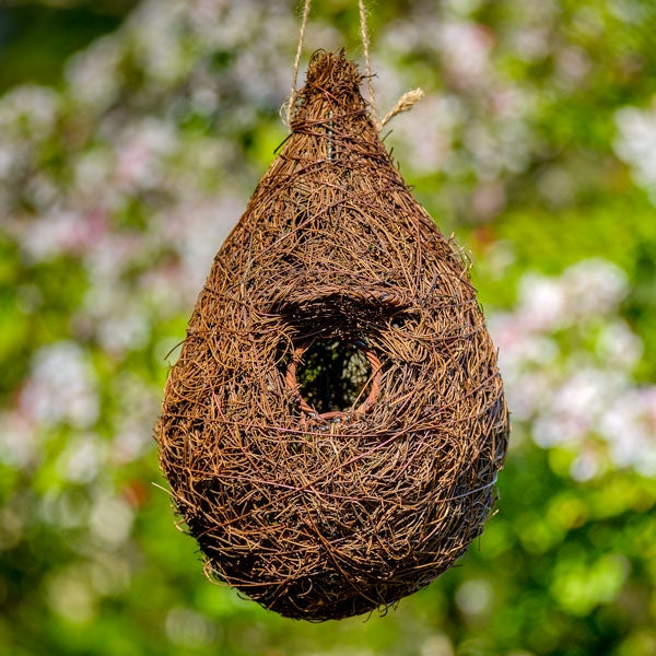 Blue tits, robins and wrens all use roosting pockets;Giant Bird Roost Nesting Pocket